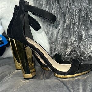 Elegant Black and Gold Women's Heels